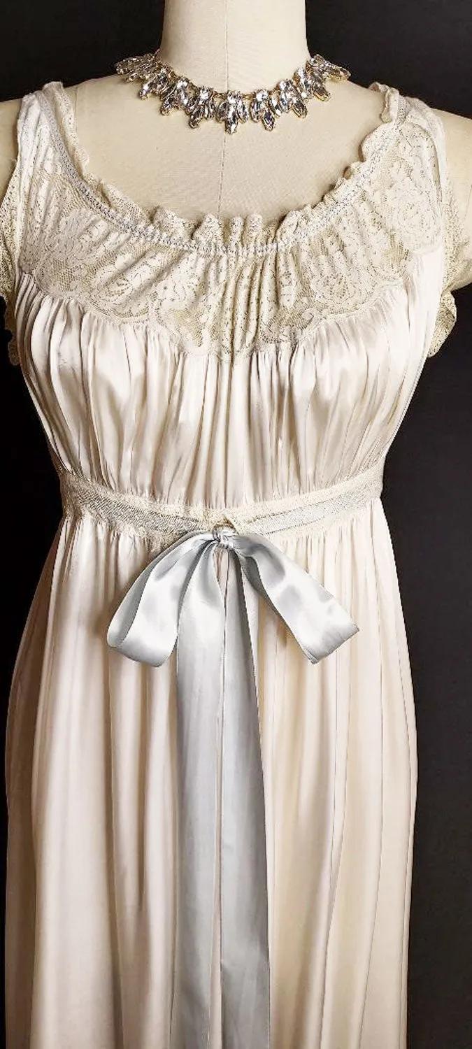 *  VINTAGE LATE '40S 'EARLY 50S VICTORIAN LOOK IRIS LACE, SATIN AND BLUE RIBBON WHITE PEIGNOIR AND NIGHTGOWN SET - ABSOLUTELY GORGEOUS