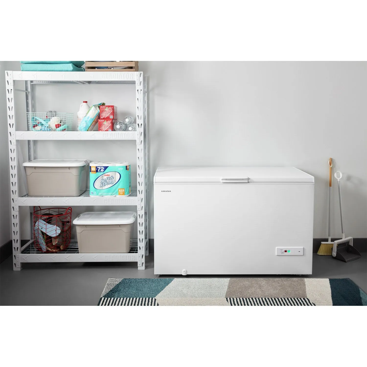 Amana White Chest Freezer (16.00 Cu Ft) - AZC5216LW