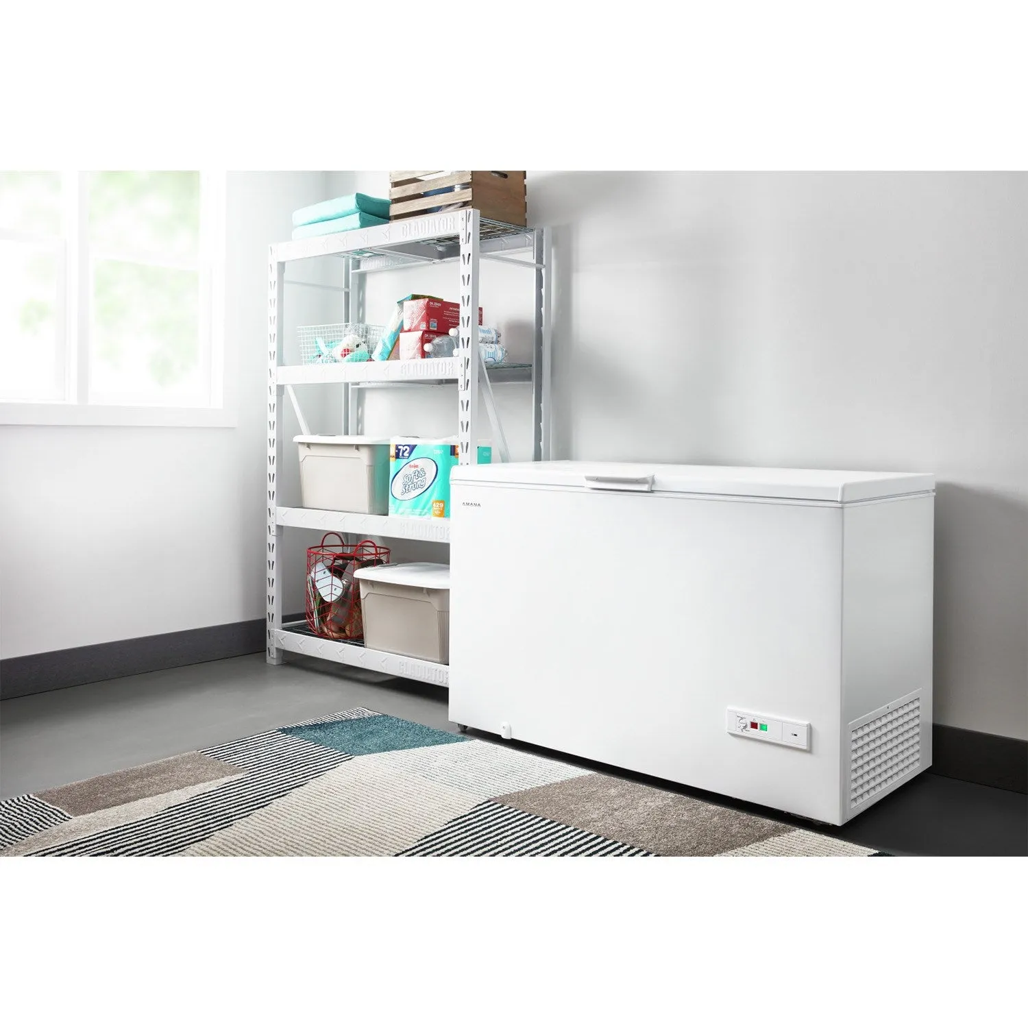 Amana White Chest Freezer (16.00 Cu Ft) - AZC5216LW