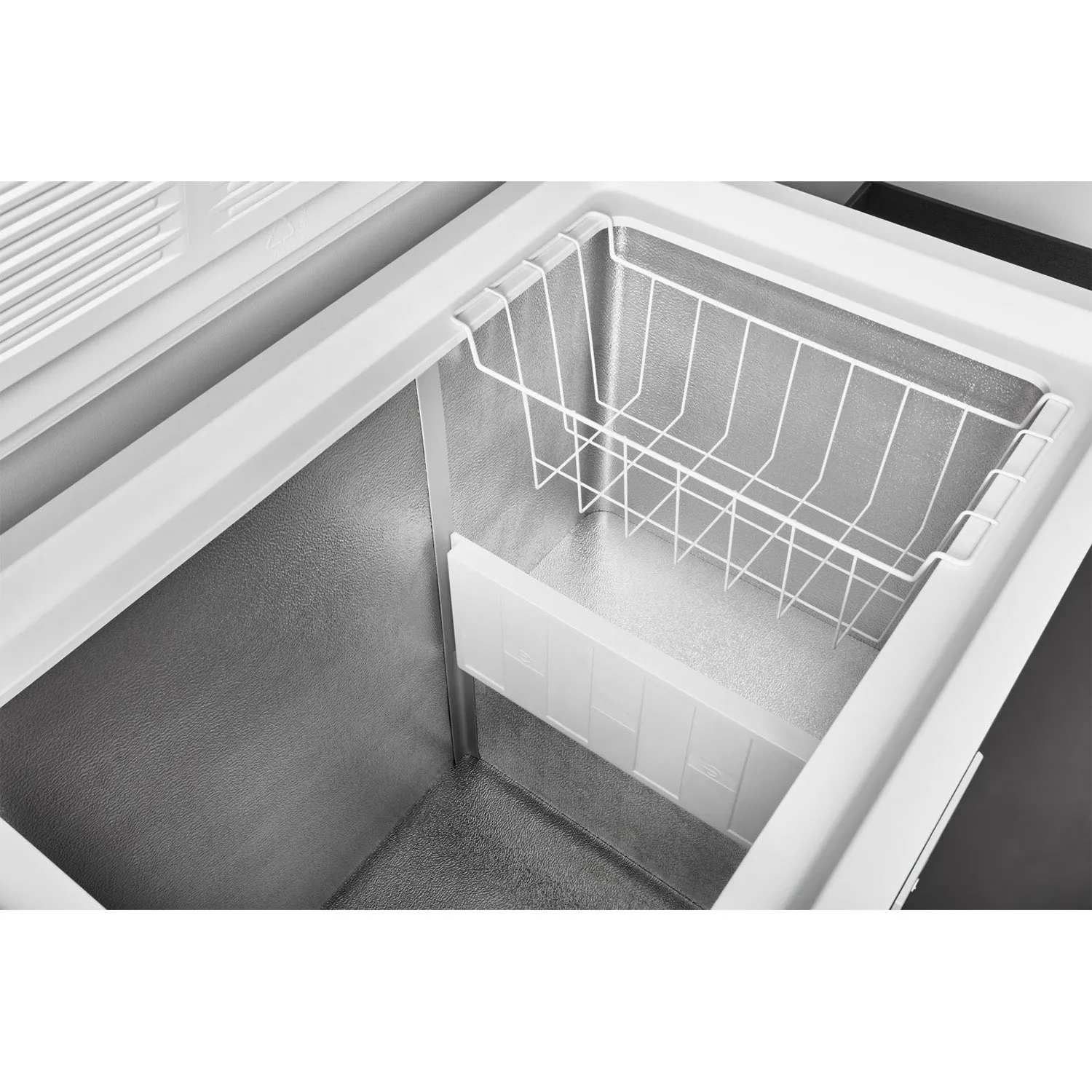 Amana White Chest Freezer (16.00 Cu Ft) - AZC5216LW