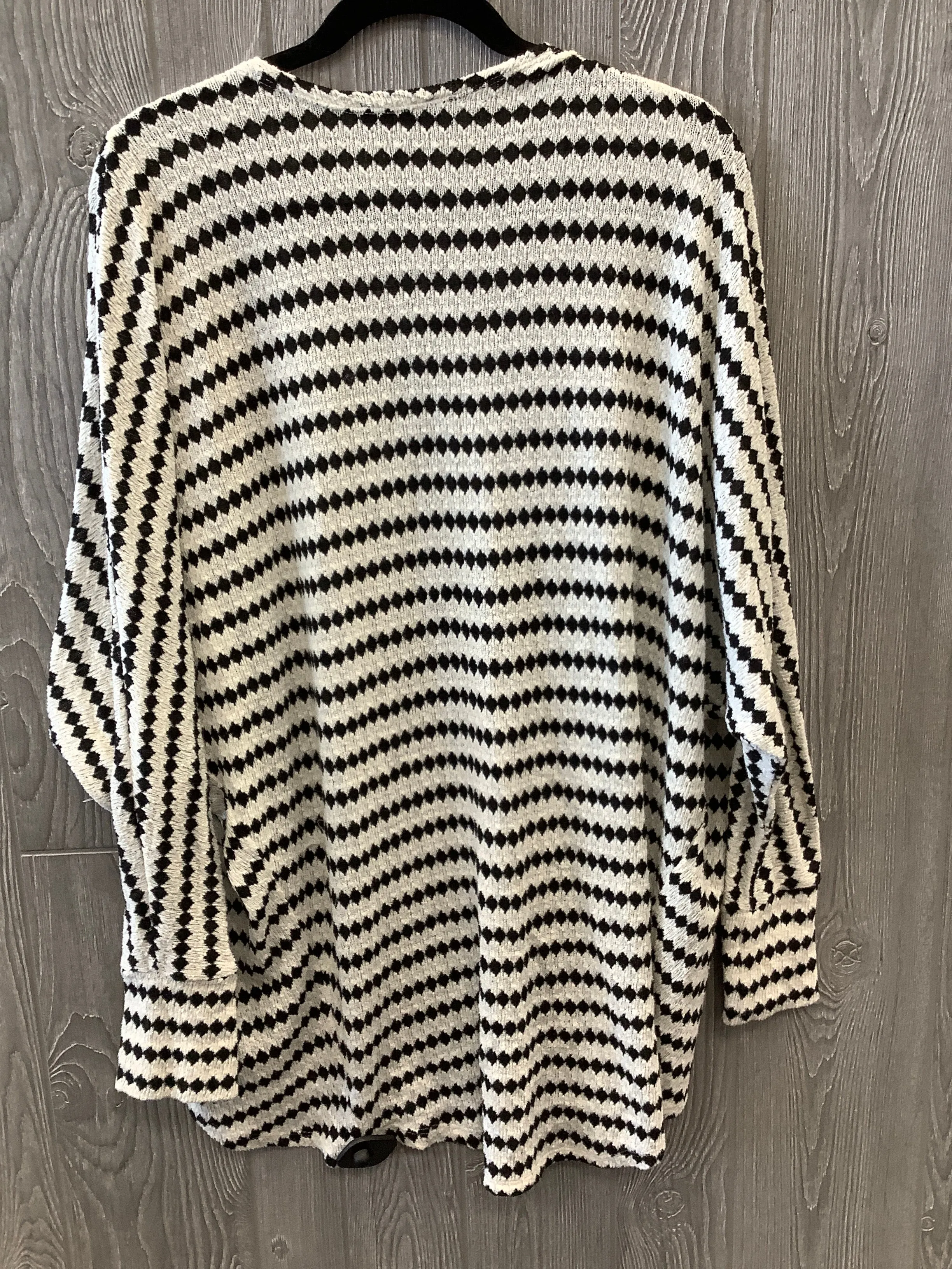 Black & White Cardigan Freshman, Size L