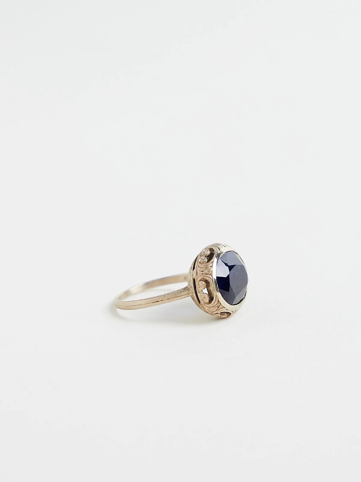 Blanche Ring in 4.75ct Kyanite in 19k White Gold