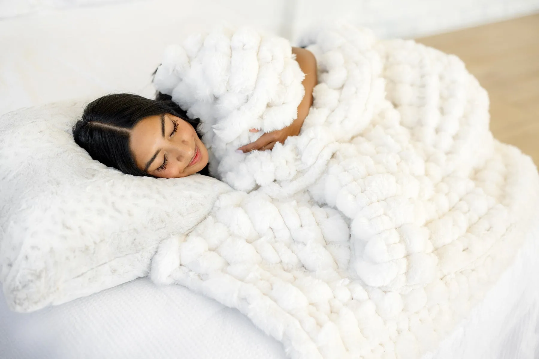 Bouncing Bubbles Ivory Blanket