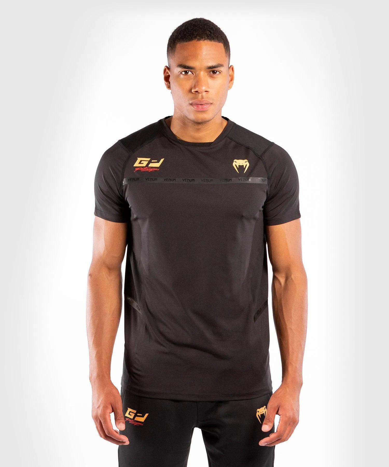 Camiseta Dry Tech Petrosyan 2.0 - Negro/Dorado