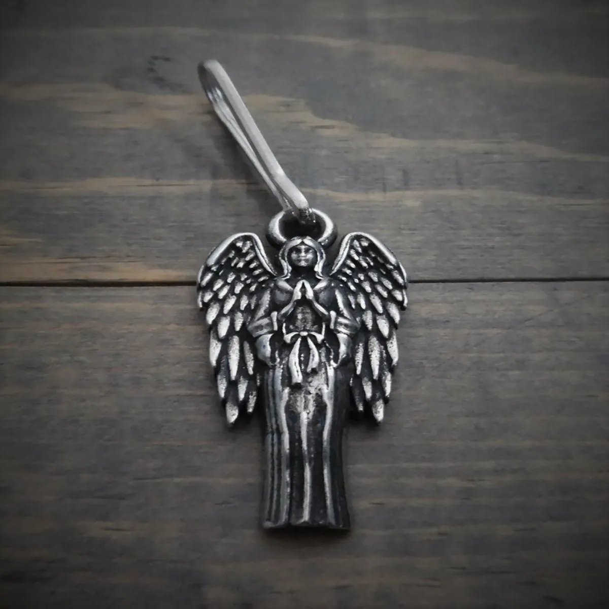 Daniel Smart Angel Zipper Pull