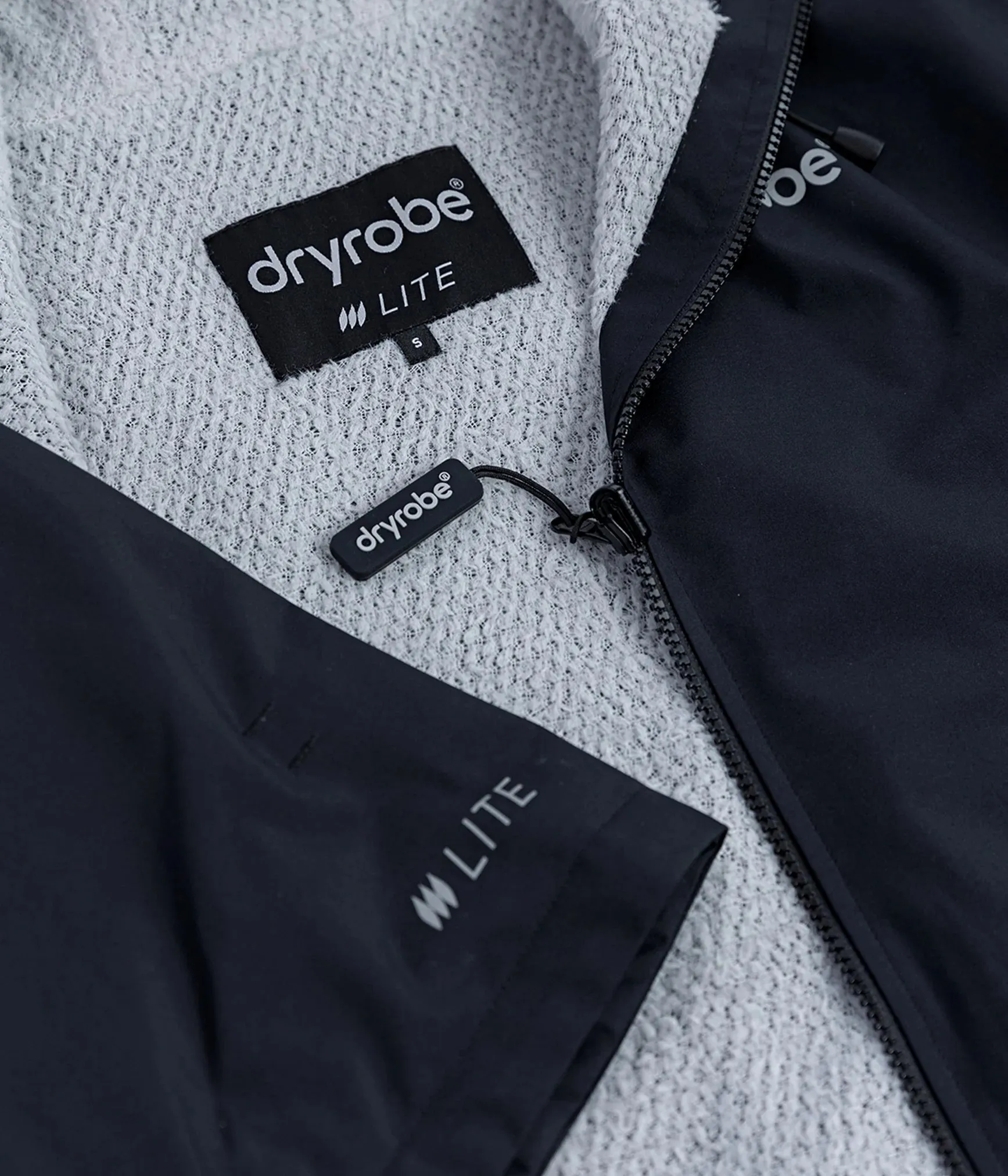 Dryrobe Lite Short Sleeve Changing Robe - Black and Grey