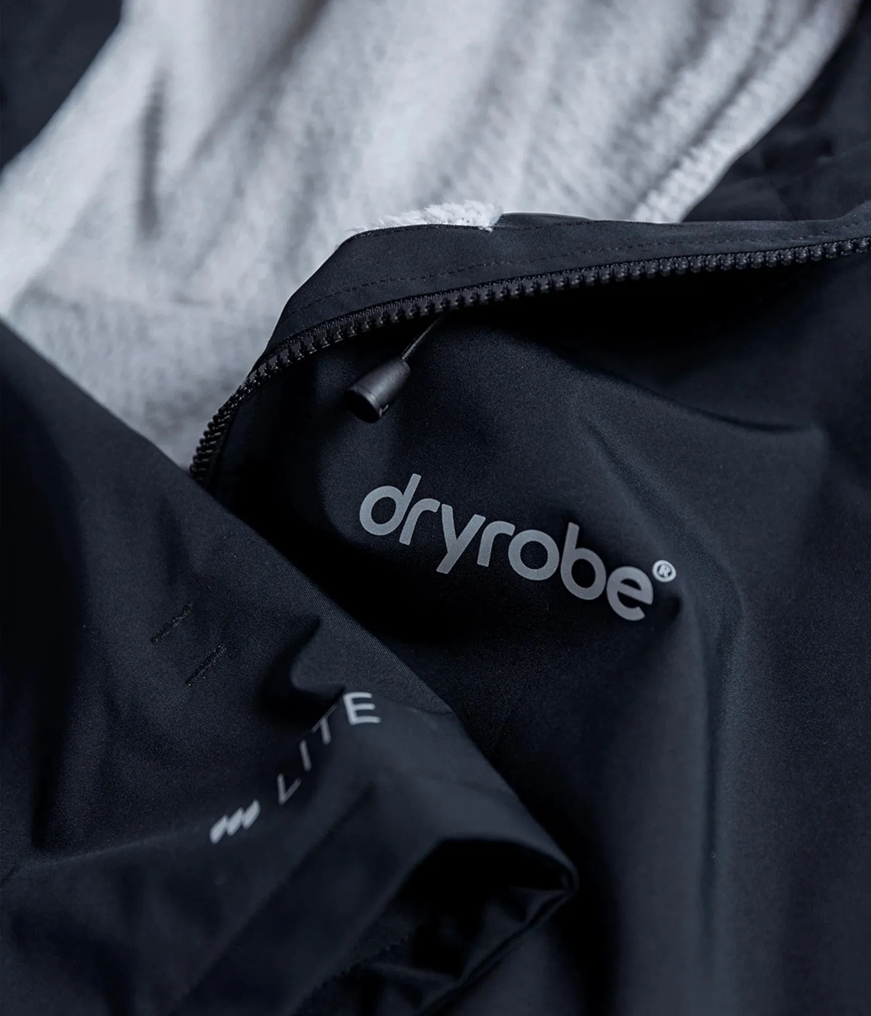 Dryrobe Lite Short Sleeve Changing Robe - Black and Grey