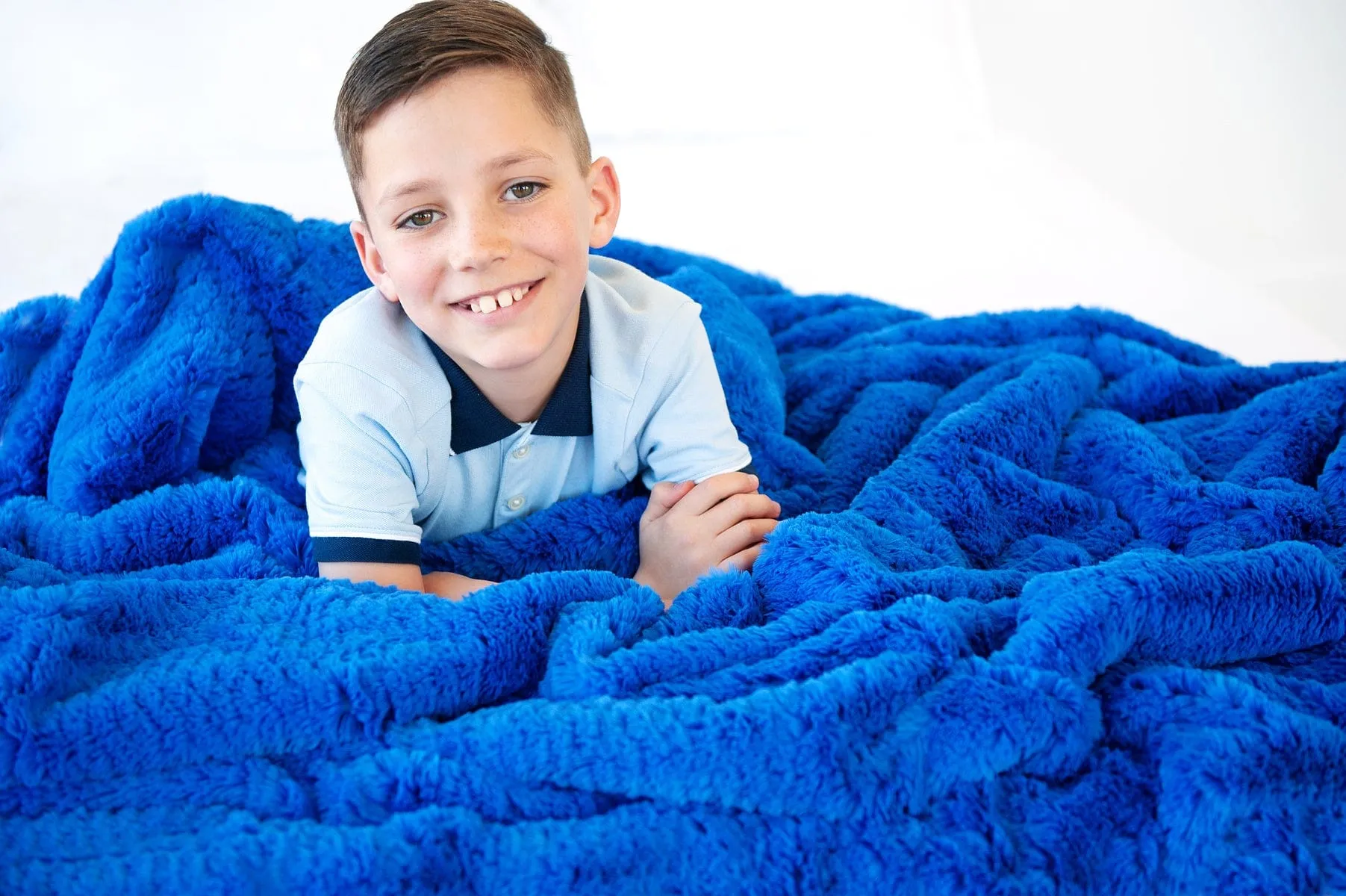 Feathers Dazzling Blue Blanket