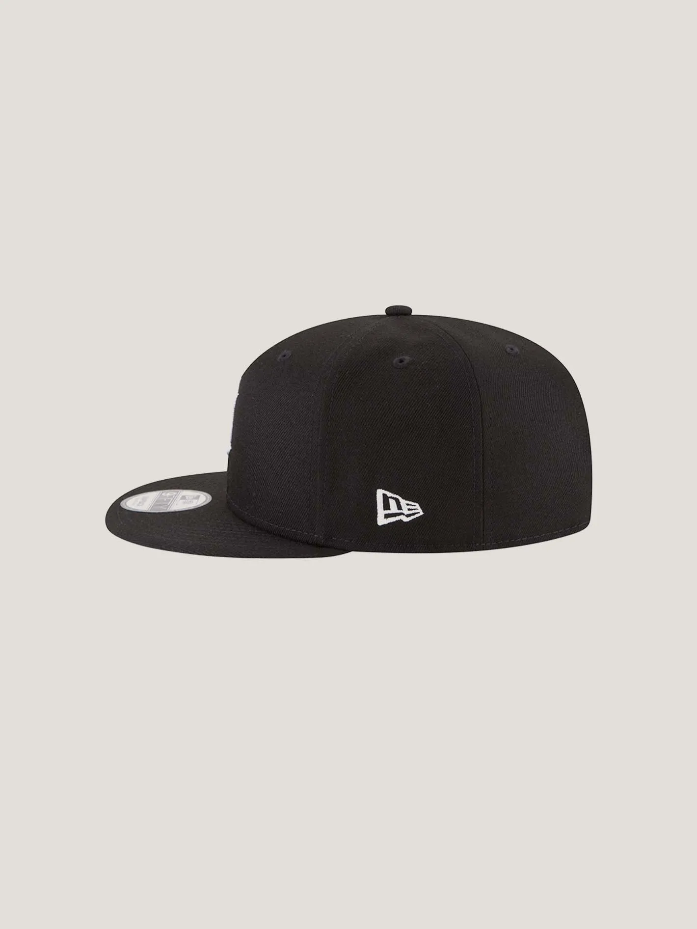 GORRO NEW ERA HOMBRE MLB BASIC SNAP 950 DETTIG BLKWHI