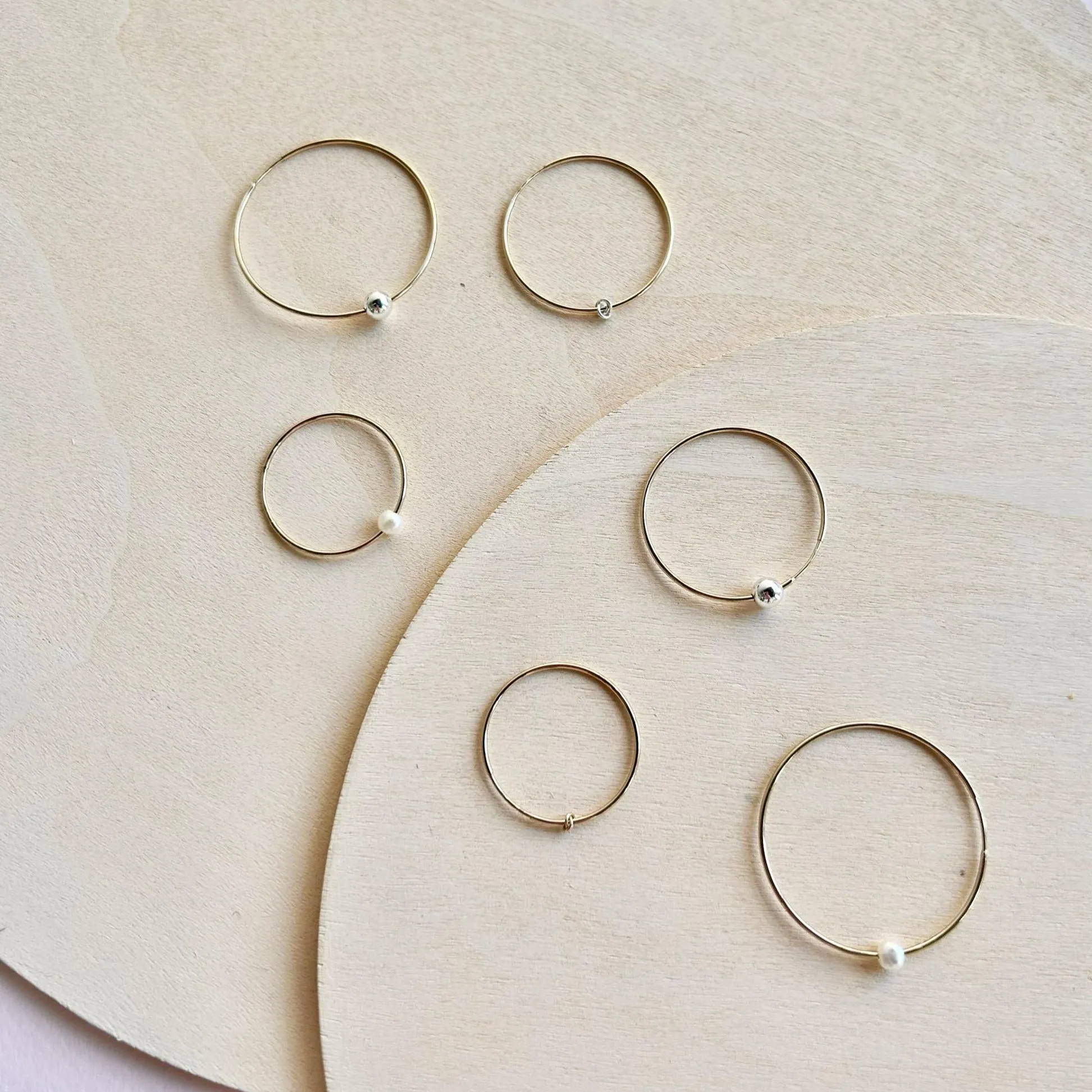 Hoop Earrings With Freshwater Pearl - 10k Gold - 24mm