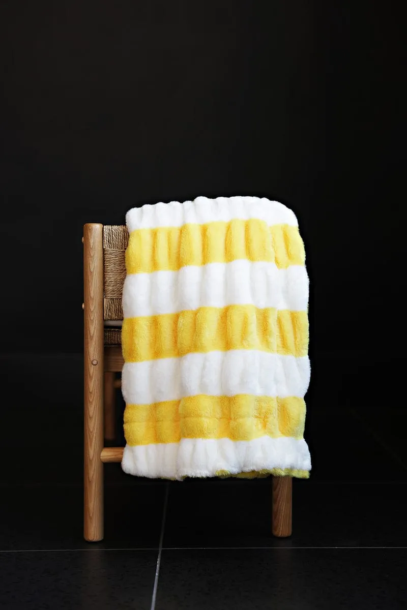 Hugs Lemon Drop Blanket