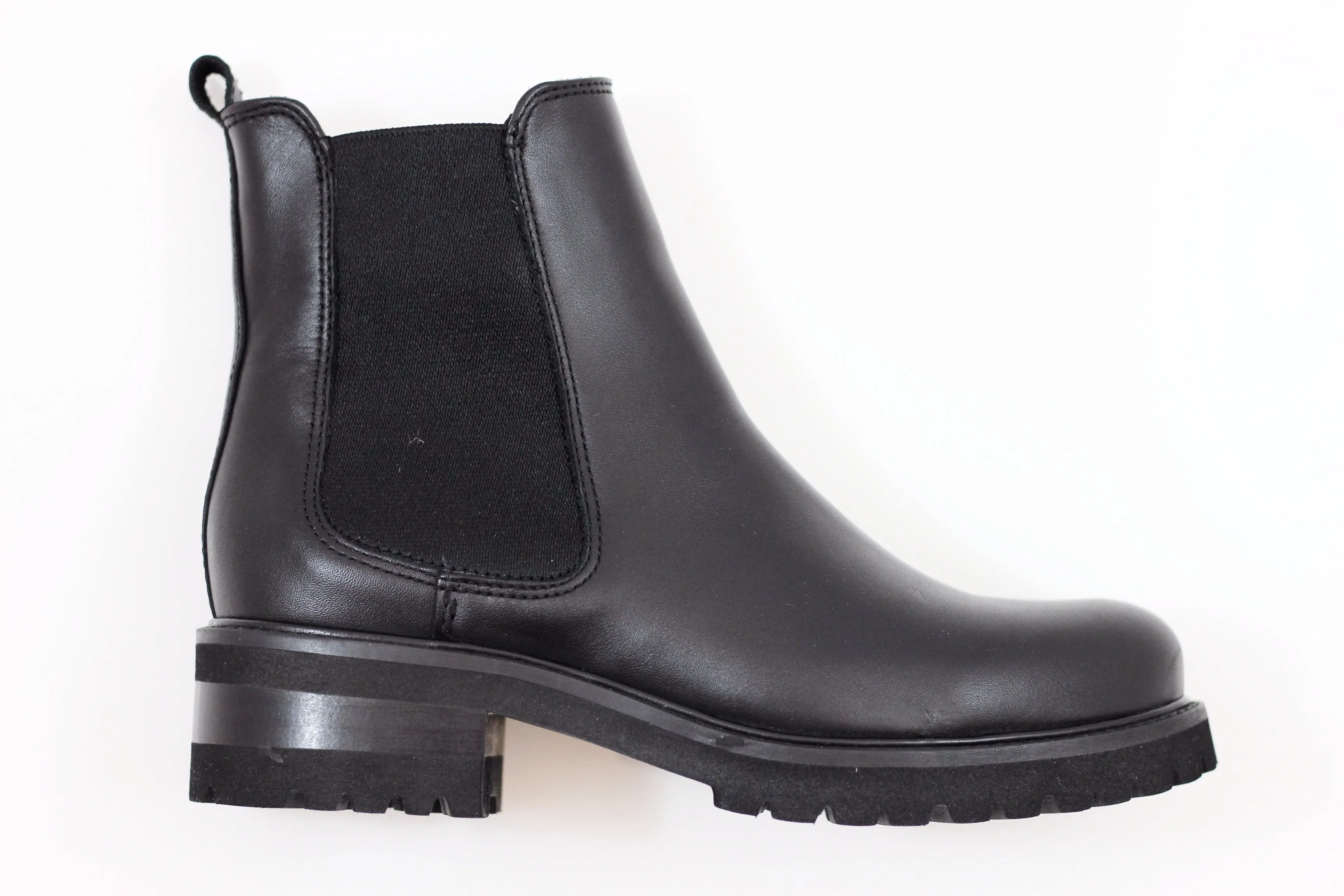 La Canadienne Womens Conner Chelsea Boot- Black Leather