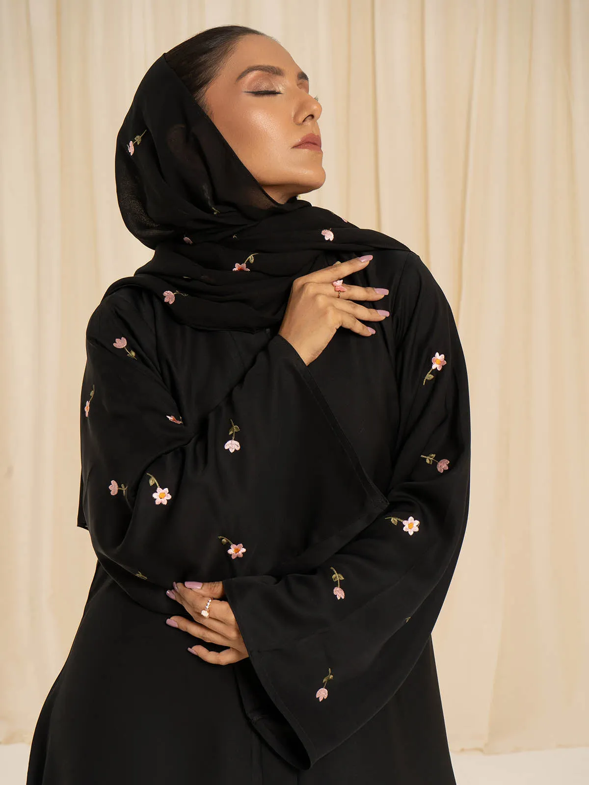 Nova Black Abaya