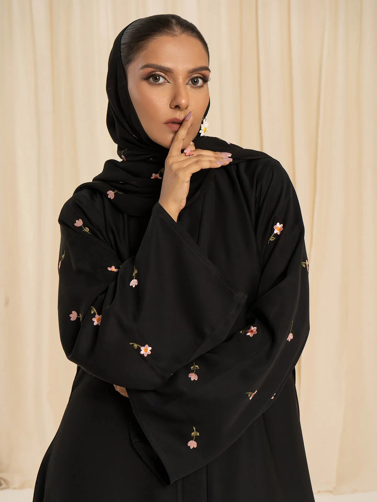 Nova Black Abaya