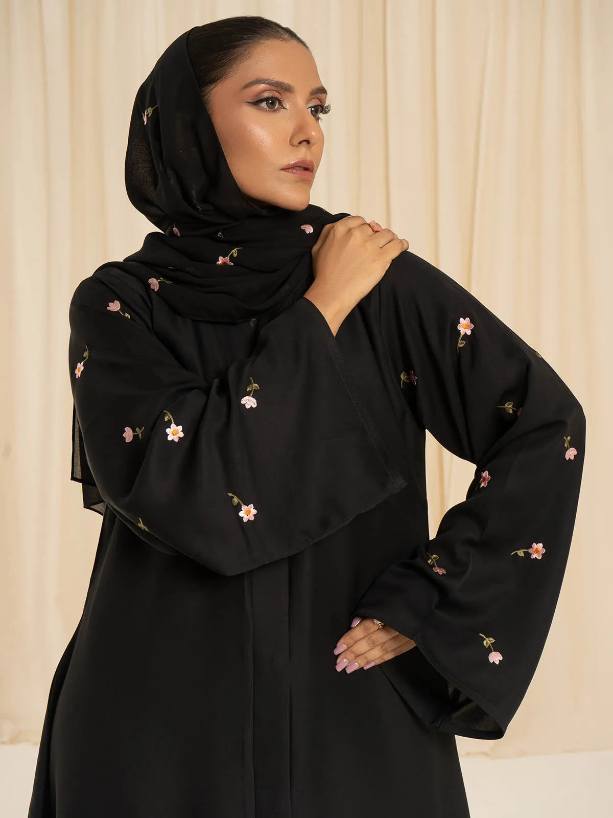 Nova Black Abaya