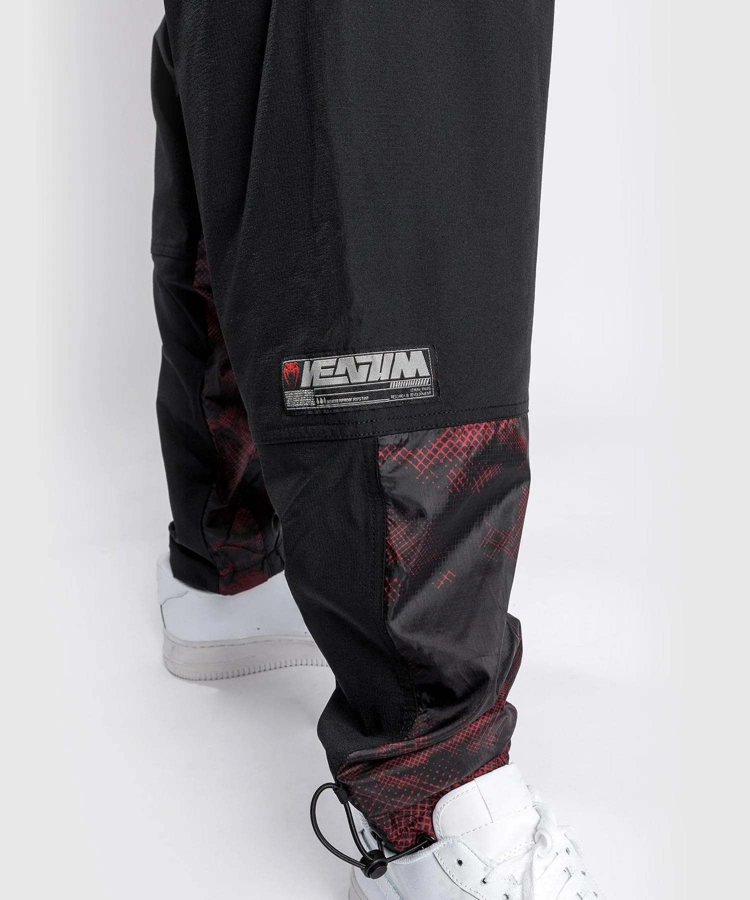 Pantalones Jogger Laser XT - Oversize - Negro/Rojo