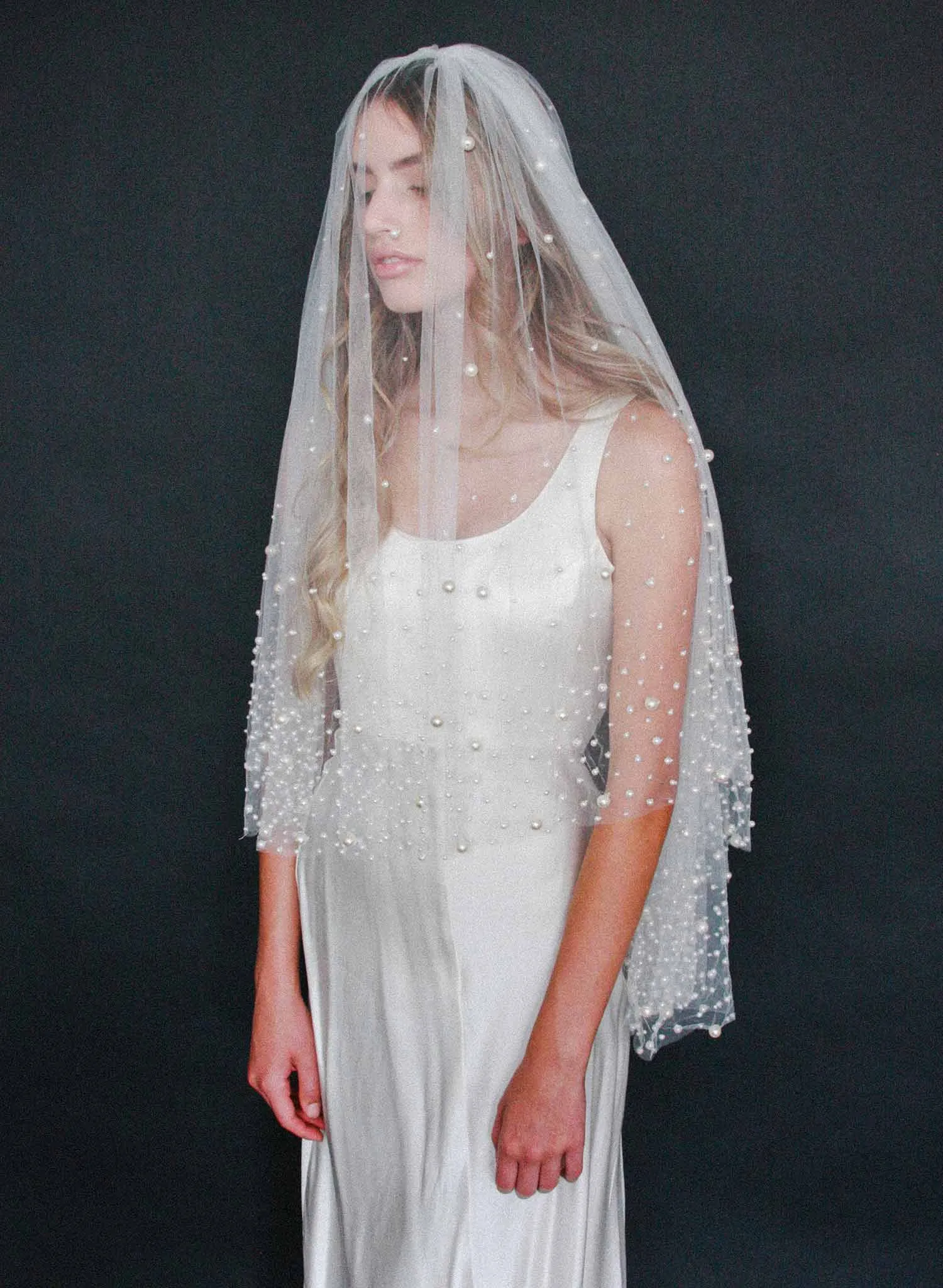 Pearl droplets fantasy veil - Style #2000