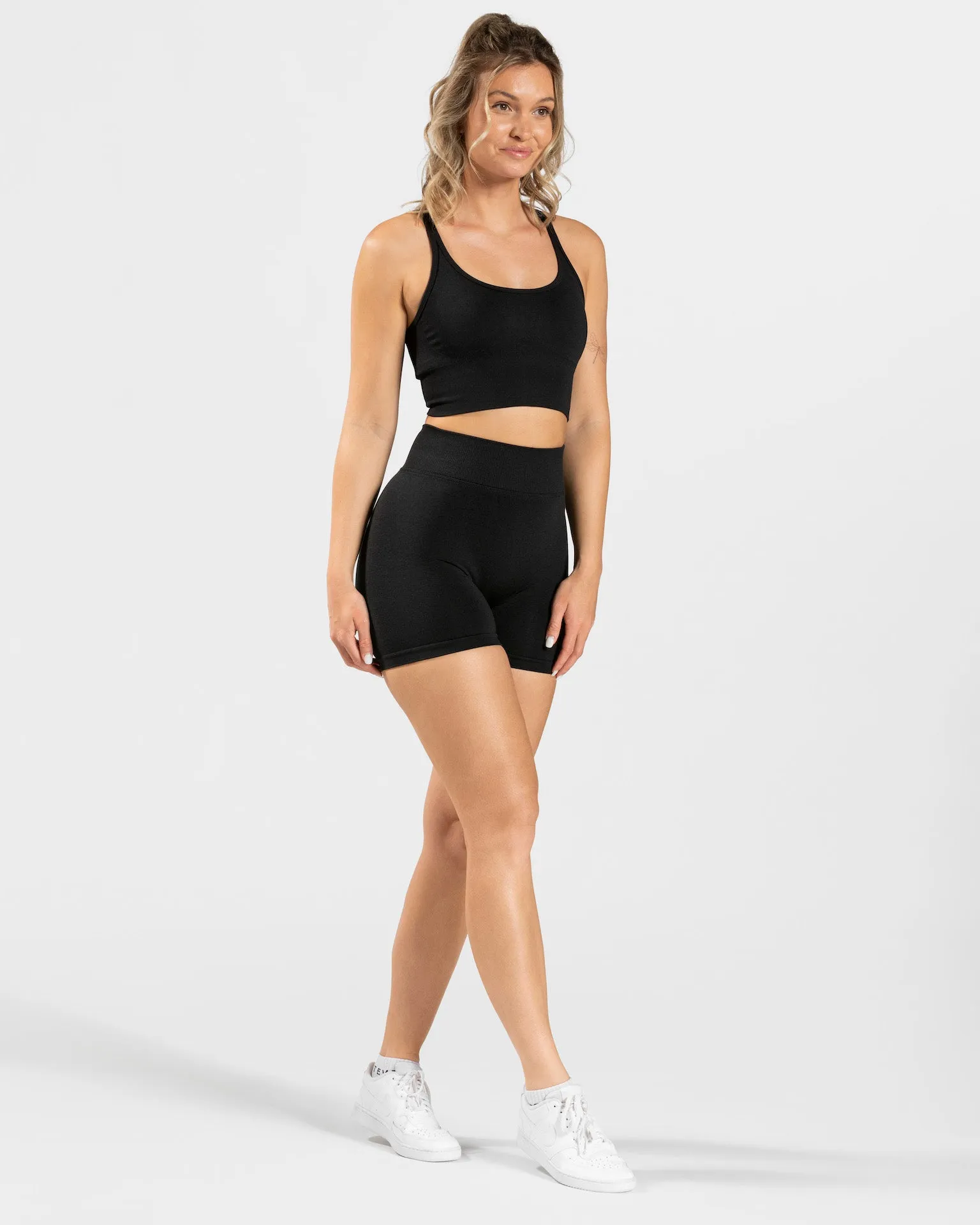 Statement Scrunch Short "Schwarz"