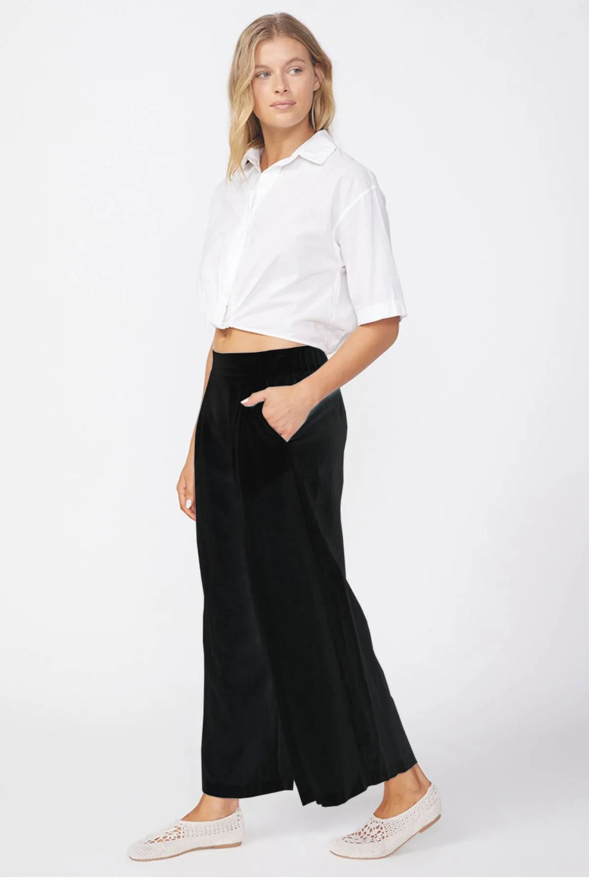 Stateside Linen Cropped Pull-On Trouser in Black