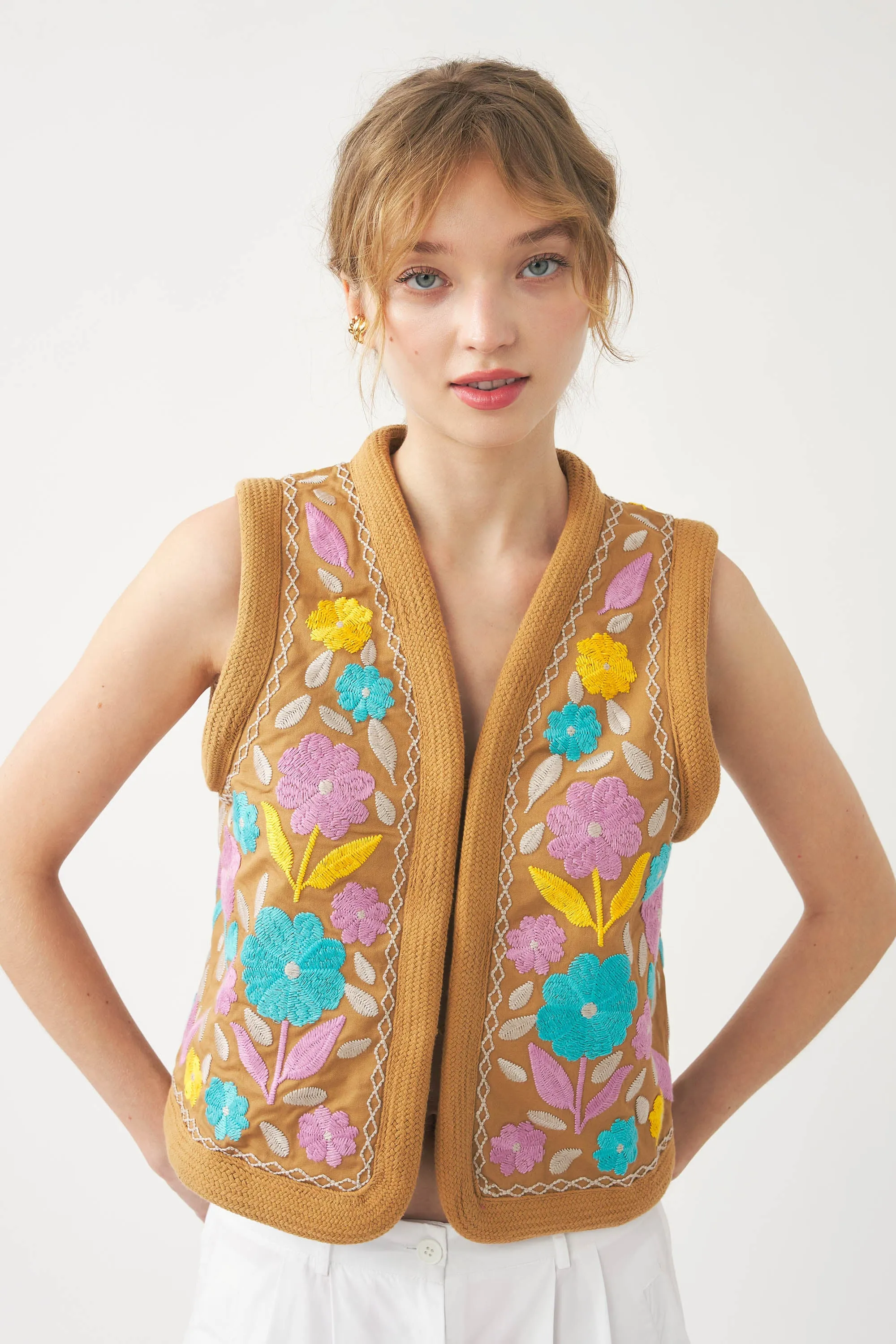 Tady Embroidered Sleeveless Gilet