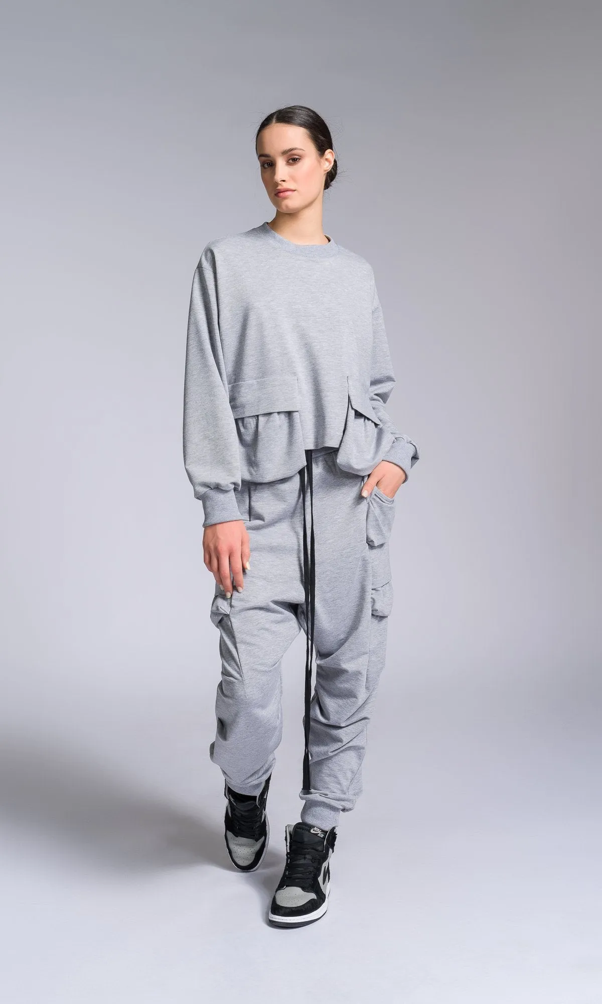 Two-piece Set of Layered Cargo Pockets Sweatshirt and Pants